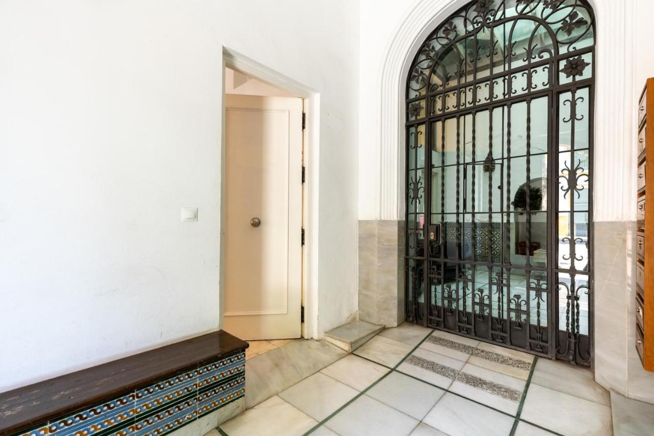 Apartamento Trahzo Sevilla Kültér fotó